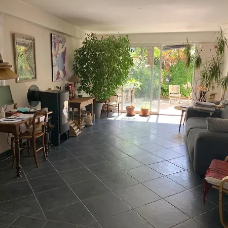 Vila Grande Maison Proche Centre